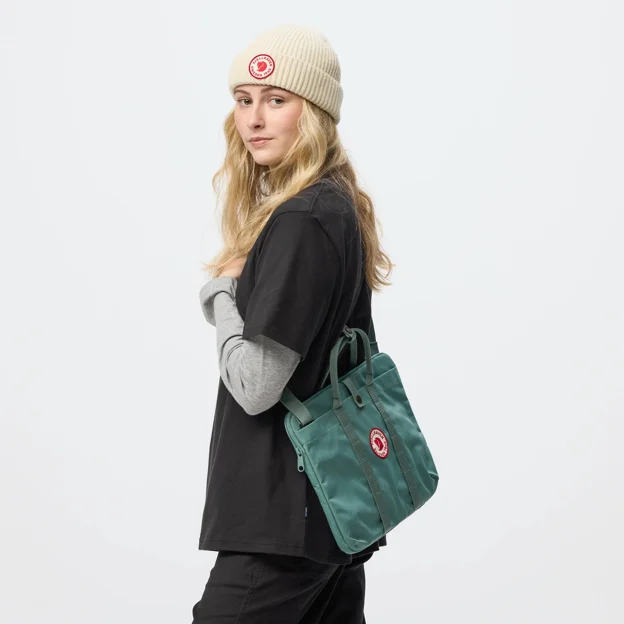 Fjällräven 1960 Laptop Bag Unisex Backpack & bag accessories Model Model side 99694
