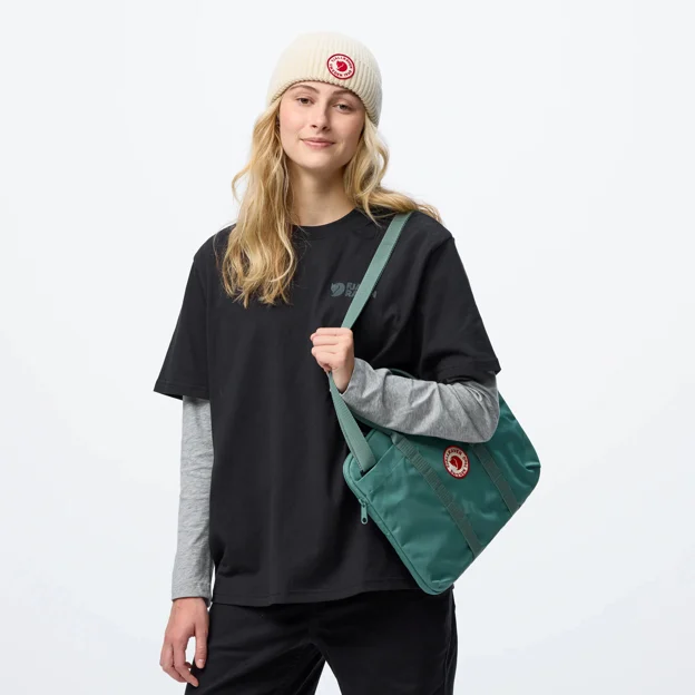Fjällräven 1960 Laptop Bag Unisex Backpack & bag accessories Model Angle G 121571