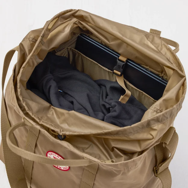 Fjällräven 1960 Tote Unisex Daypacks Model Angle J 120242