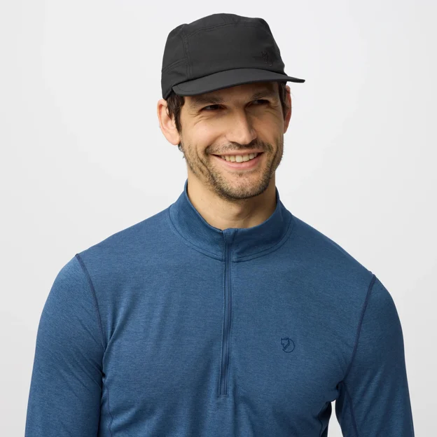 Fjällräven Abisko Day Hike Half Zip M Men’s T-shirts & tank tops Model Angle F 99904