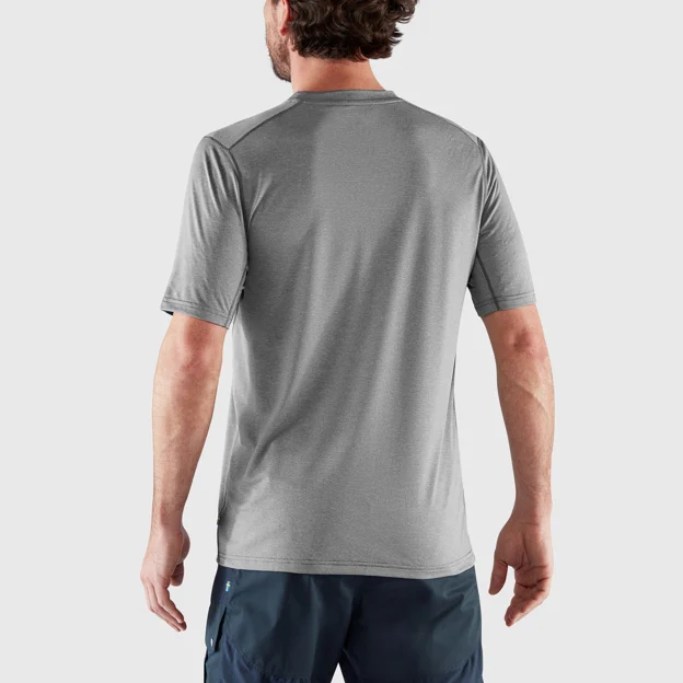 Fjällräven Abisko Day Hike SS M Men’s Base layer tops Model Model back 32914