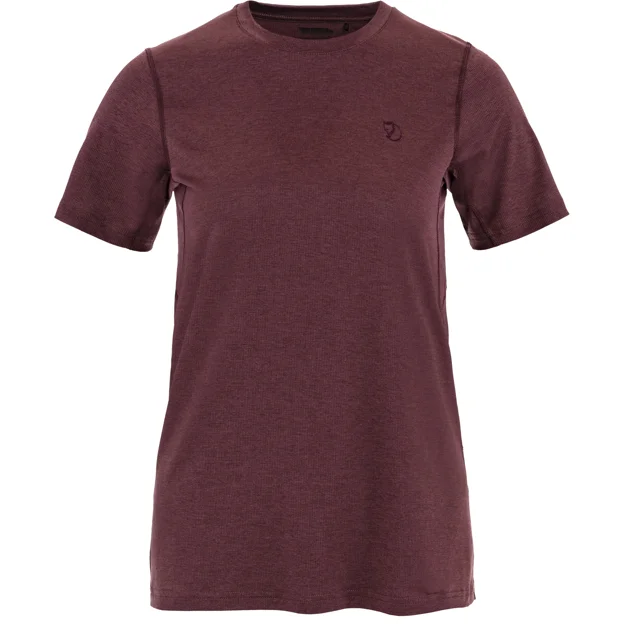 Fjällräven Abisko Day Hike SS W Women’s T-shirts & tank tops Purple Main Front 100874