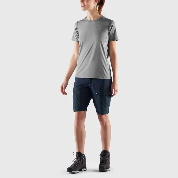 Fjällräven Abisko Day Hike SS W Women’s T-shirts & tank tops Model Model front 32916