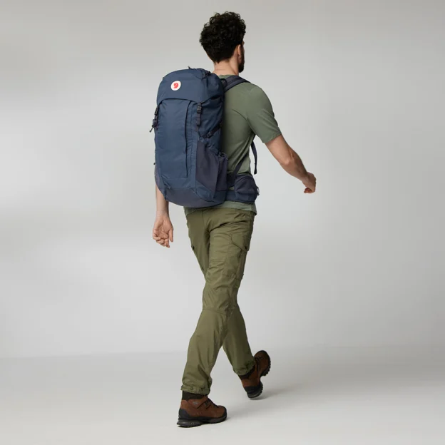 Fjällräven Abisko Hike 35 M/L Unisex Trekking backpacks Model Model front 82696