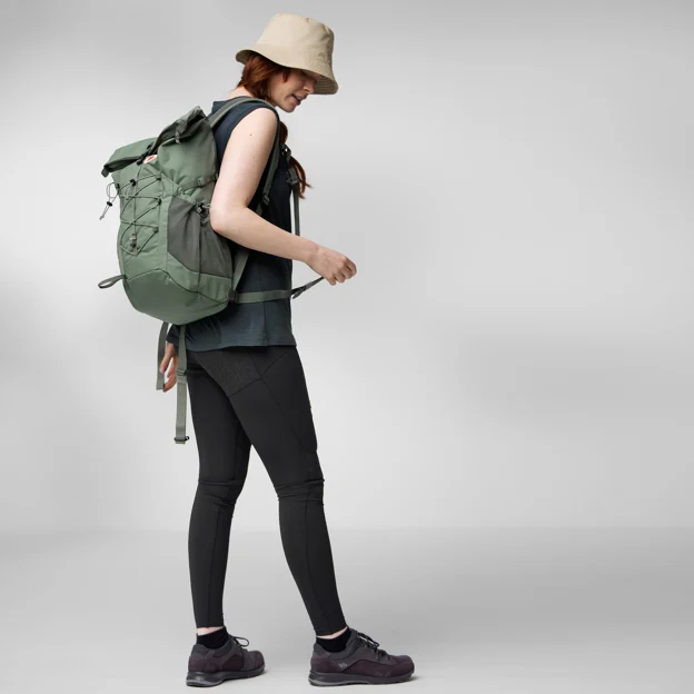 Fjällräven Abisko Hike Foldsack Unisex Daypacks Model Model front 66582
