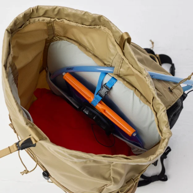 Fjällräven Abisko Hike Lite 20 M/L Unisex Trekking backpacks Model Angle L 101309