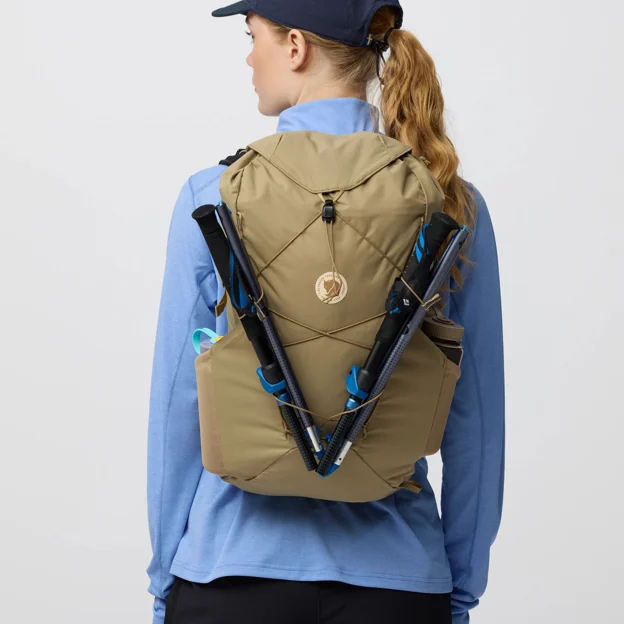 Fjällräven Abisko Hike Lite 20 S/M Unisex Model Angle J 99917