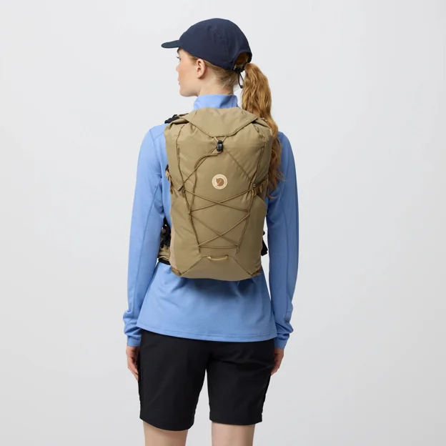 Fjällräven Abisko Hike Lite 20 S/M Unisex Model Model front 99937