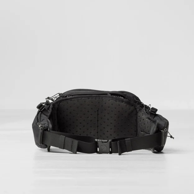 Fjällräven Abisko Hip Pack 6 Unisex Wallets & small bags Model Angle L 90168
