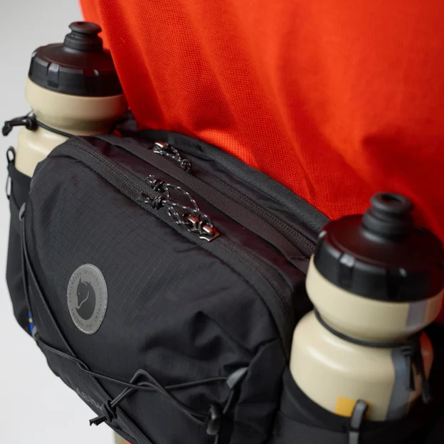 Fjällräven Abisko Hip Pack 6 Unisex Wallets & small bags Model Angle G 89899