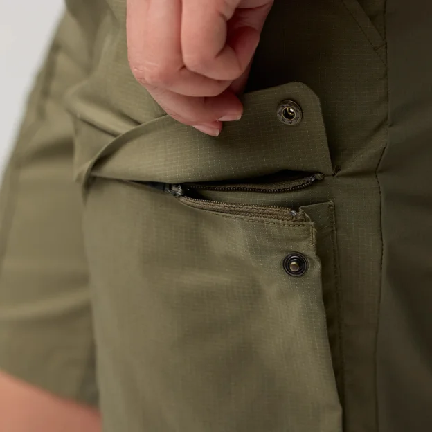 Fjällräven Abisko Hybrid Trail Shorts W Women’s Shorts & skirts Model Angle H 90206