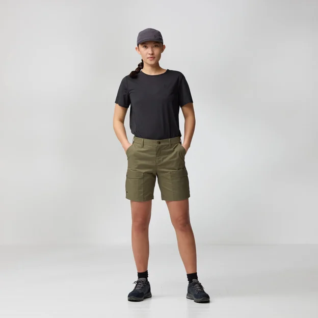 Fjällräven Abisko Hybrid Trail Shorts W Women’s Shorts & skirts Model Angle J 89901