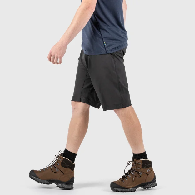 Fjällräven Abisko Lite Shorts M Men’s Shorts & skirts Model Model back 44483