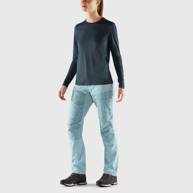Fjällräven Abisko Midsummer Trs W Short Women’s Trekking trousers Model Model front 32927
