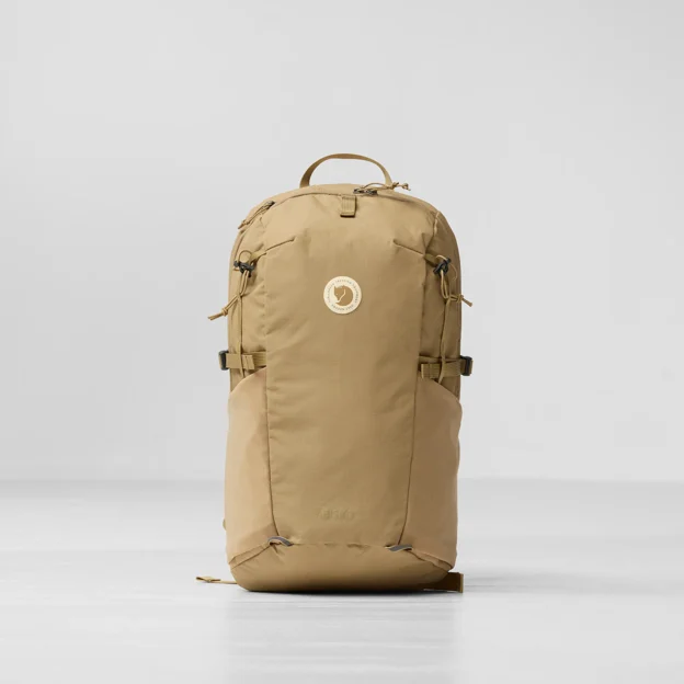 Fjällräven Abisko Softpack 16 Unisex Daypacks Model Angle K 90192