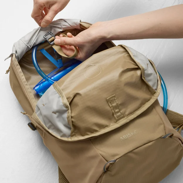 Fjällräven Abisko Softpack 16 Unisex Daypacks Model Angle N 90198