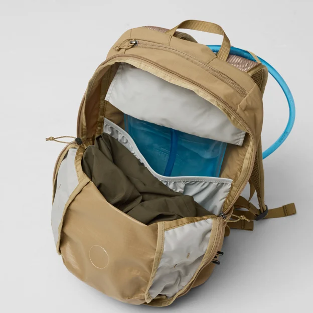 Fjällräven Abisko Softpack 16 Unisex Daypacks Model Angle P 90194