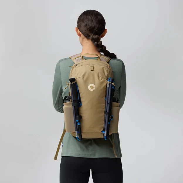 Fjällräven Abisko Softpack 16 Unisex Daypacks Model Angle F 90188