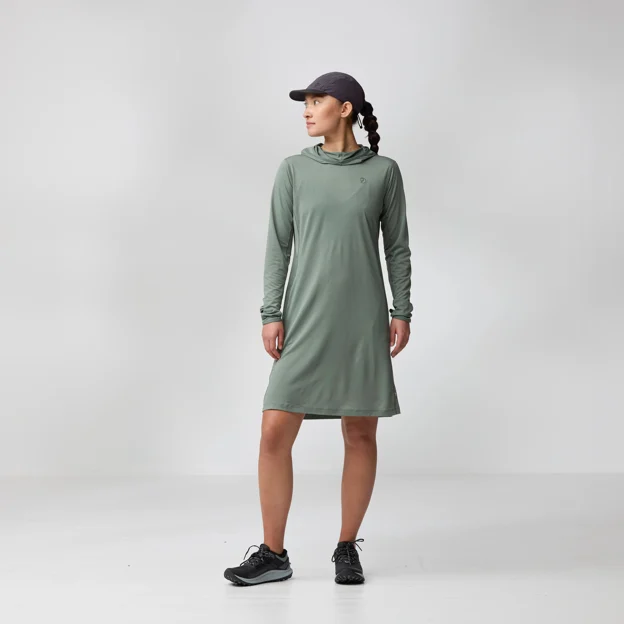 Fjällräven Abisko Sun-hoodie Dress W Women’s Dresses Model Model front 89578