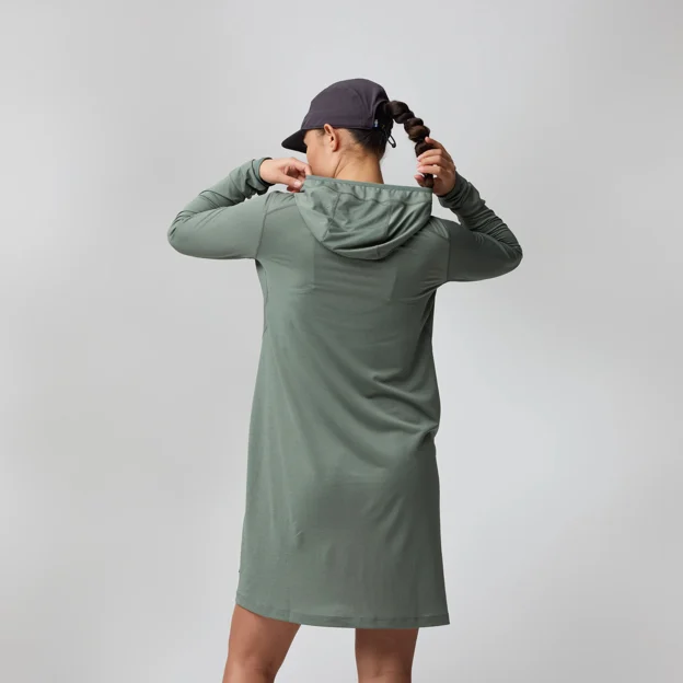 Fjällräven Abisko Sun-hoodie Dress W Women’s Dresses Model Angle F 89580