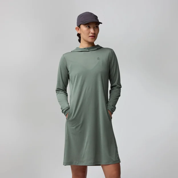 Fjällräven Abisko Sun-hoodie Dress W Women’s Dresses Model Angle G 89639