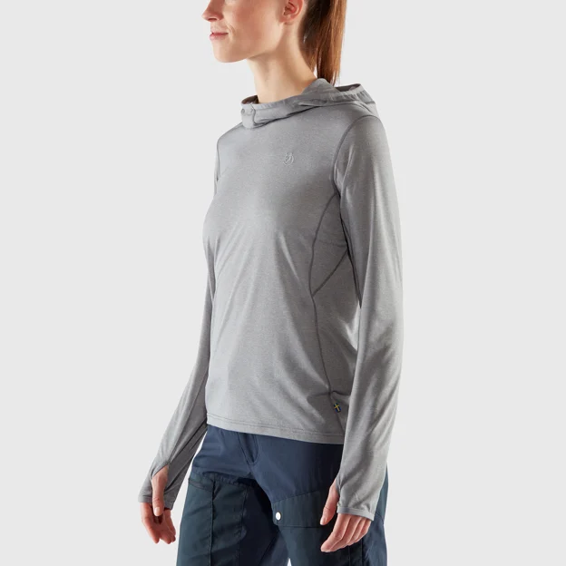 Fjällräven Abisko Sun-hoodie W Women’s Base layer tops Model Model side 26398