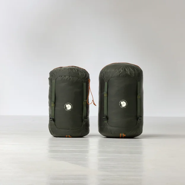 Fjällräven Abisko Three Seasons Long Unisex Sleeping bags Model Angle R 88732