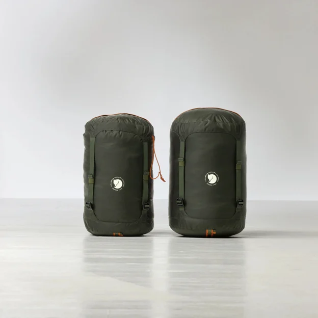 Fjällräven Abisko Three Seasons XL Unisex Sleeping bags Model Angle R 101252