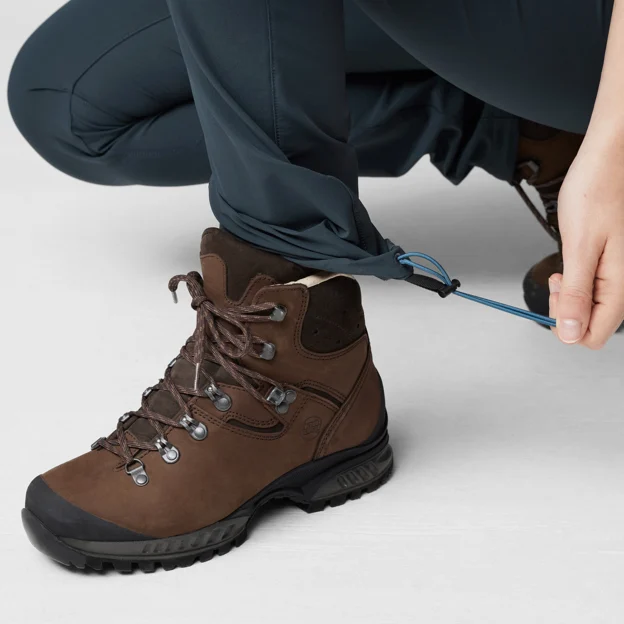 Fjällräven Abisko Trail Stretch Trousers W Women’s Trekking trousers Detail Angle I 66637