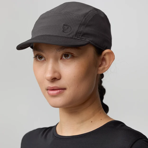 Fjällräven Abisko Trekking Cap Unisex Caps, hats & beanies Model Angle J 90179
