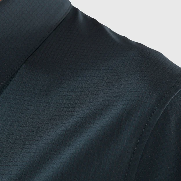 Fjällräven Abisko Trekking Shirt SS M Men’s Shirts Detail Angle G 43644