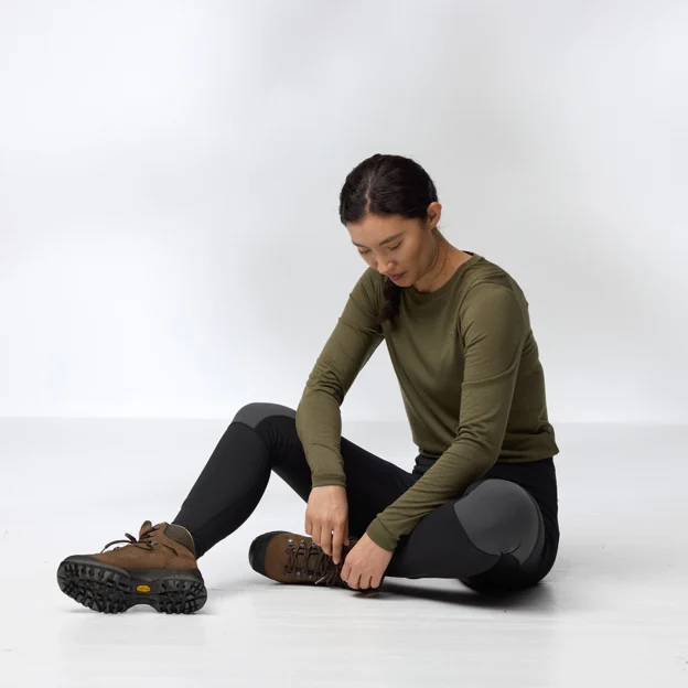 Fjällräven Abisko Värm Trekking Tights W Women’s Trekking tights Model Angle M 86116