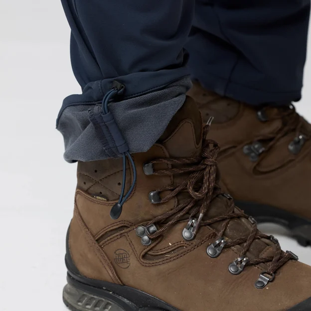 Fjällräven Abisko Winter Stretch Trousers W Women’s Insulated trousers Model Angle J 93344