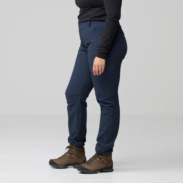 Fjällräven Abisko Winter Stretch Trousers W Women’s Insulated trousers Model Angle F 93340