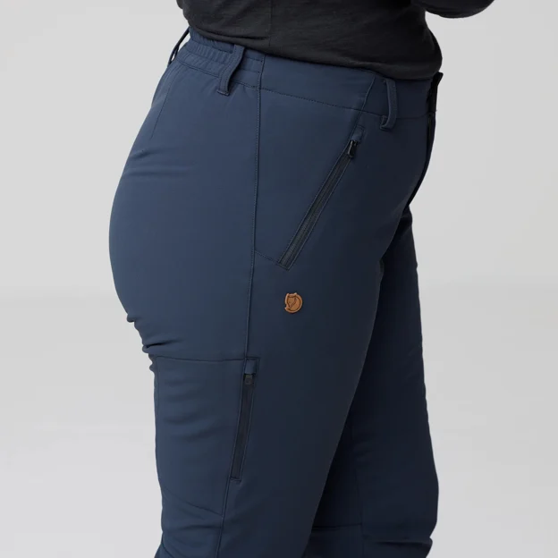Fjällräven Abisko Winter Stretch Trousers W Women’s Insulated trousers Model Angle H 93345