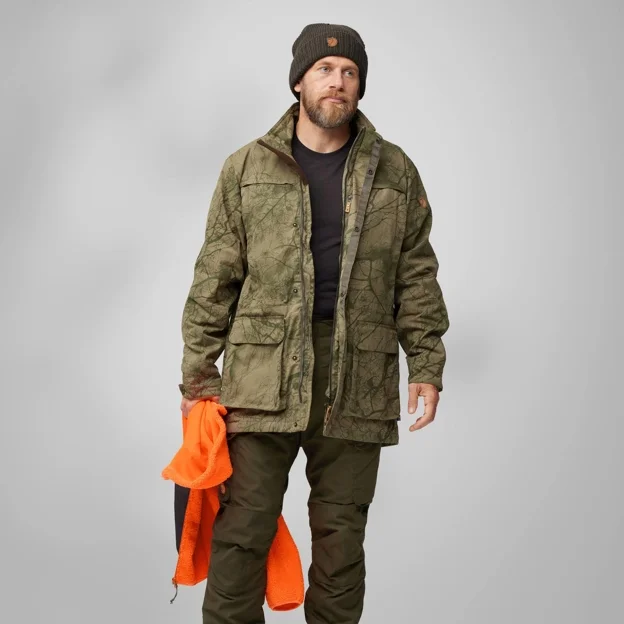 Fjällräven Barents 3 in 1 Hydratic Jacket M Men’s Hunting jackets Model Angle U 85355