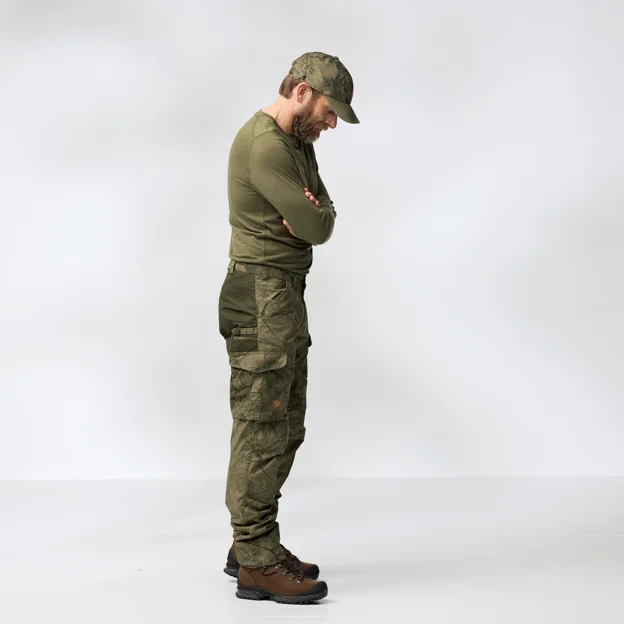 Fjällräven Barents Pro Hunting Trousers M Men’s Hunting trousers Model Model side 86200