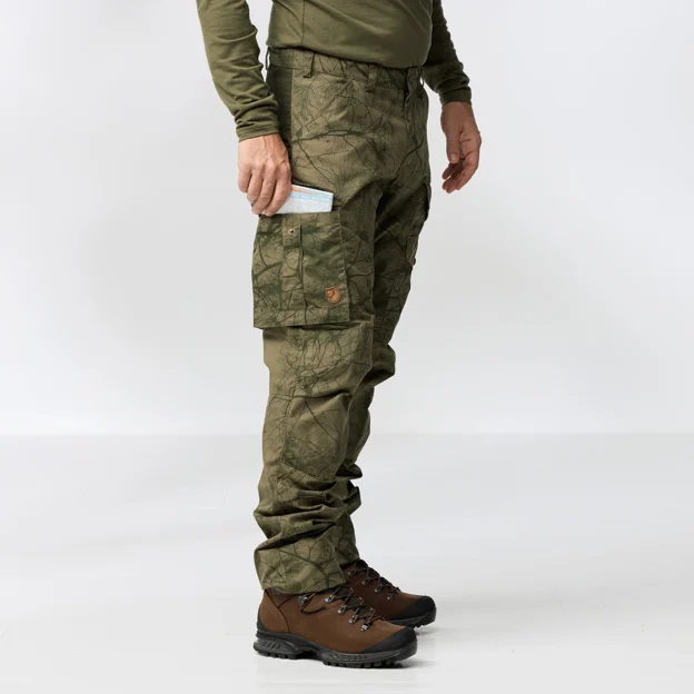 Fjällräven Barents Pro Hunting Trousers M Men’s Hunting trousers Model Angle G 86202