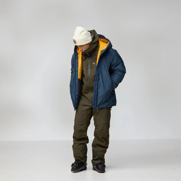 Fjällräven Bergtagen 130 Insulation Jkt M Men’s Mountaineering jackets Model Angle G 94353