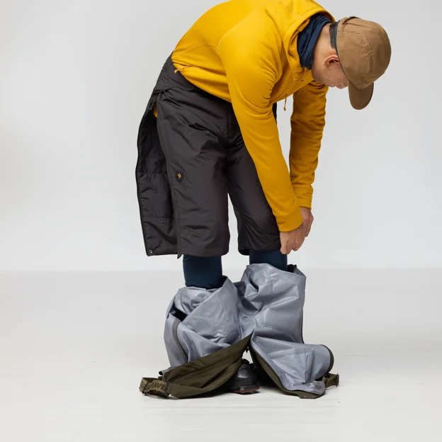 Fjällräven Bergtagen 60 Insulation Shorts Unisex Insulated trousers Model Angle J 94329