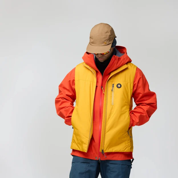 Fjällräven Bergtagen 60 Insulation vest M Men’s Vests Model Model front 94255