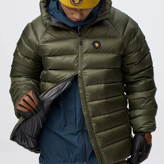 Fjällräven Bergtagen Down Jacket M Men’s Down jackets Model Angle I 120246