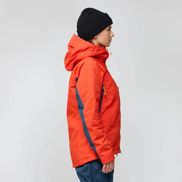 Fjällräven Bergtagen G-1000 Jacket W Women’s Mountaineering jackets Model Model side 94301