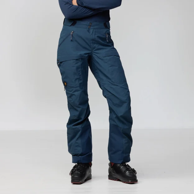 Fjällräven Bergtagen G-1000 Trousers W Women’s Mountaineering trousers Model Model front 94208