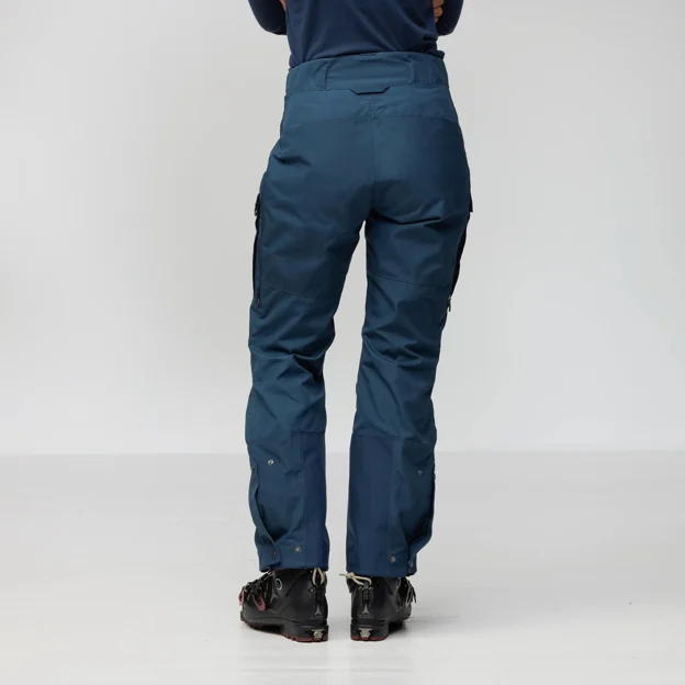 Fjällräven Bergtagen G-1000 Trousers W Women’s Mountaineering trousers Model Model back 94351