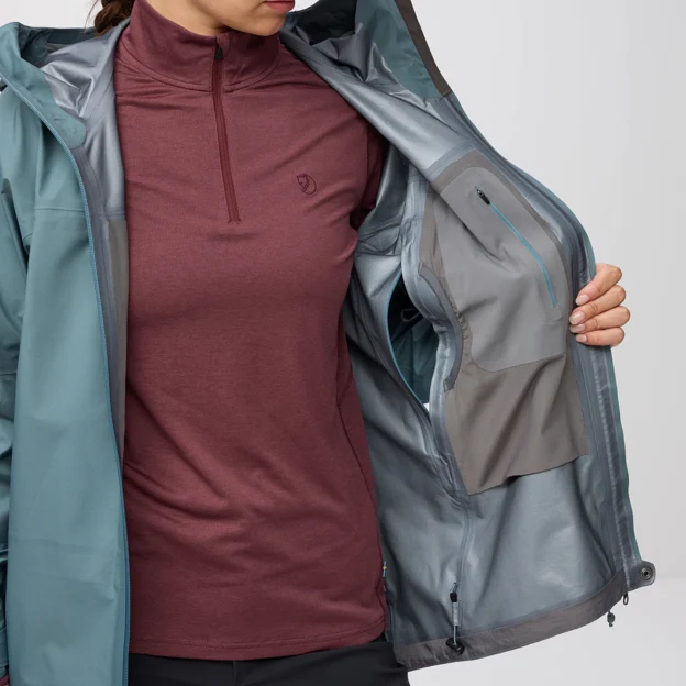 Fjällräven Bergtagen GTX Lite Jacket W Women’s Mountaineering jackets Model Angle K 99971
