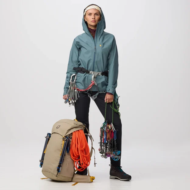 Fjällräven Bergtagen GTX Lite Jacket W Women’s Mountaineering jackets Model Model front 100002