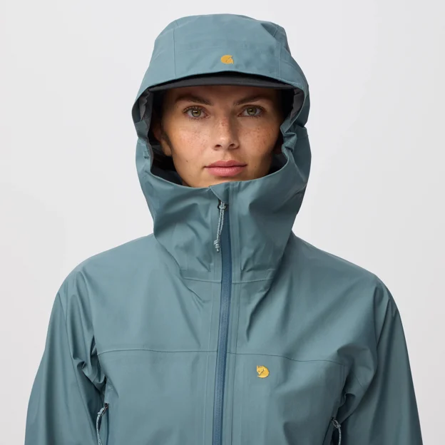 Fjällräven Bergtagen GTX Lite Jacket W Women’s Mountaineering jackets Model Angle F 99988