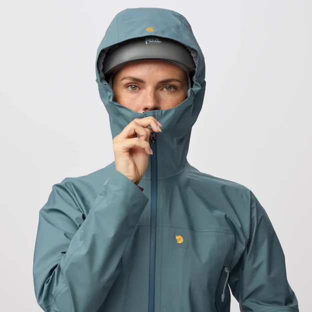Fjällräven Bergtagen GTX Lite Jacket W Women’s Mountaineering jackets Model Angle I 99966