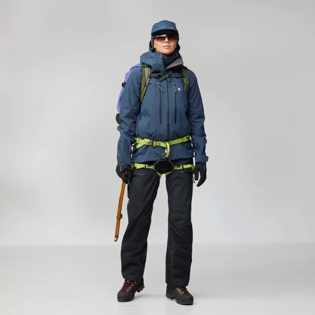 Fjällräven Bergtagen GTX Pro Jacket W Women’s Mountaineering jackets Model Model front 94231